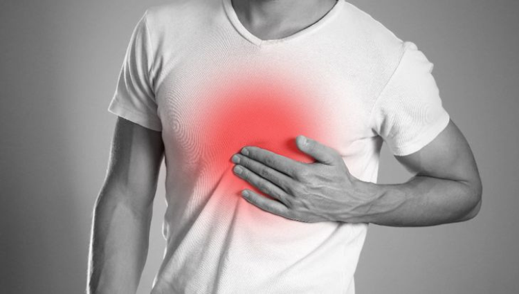 Ang matinding pananakit sa epigastric ay isang tipikal na palatandaan ng sakit na peptic ulcer.